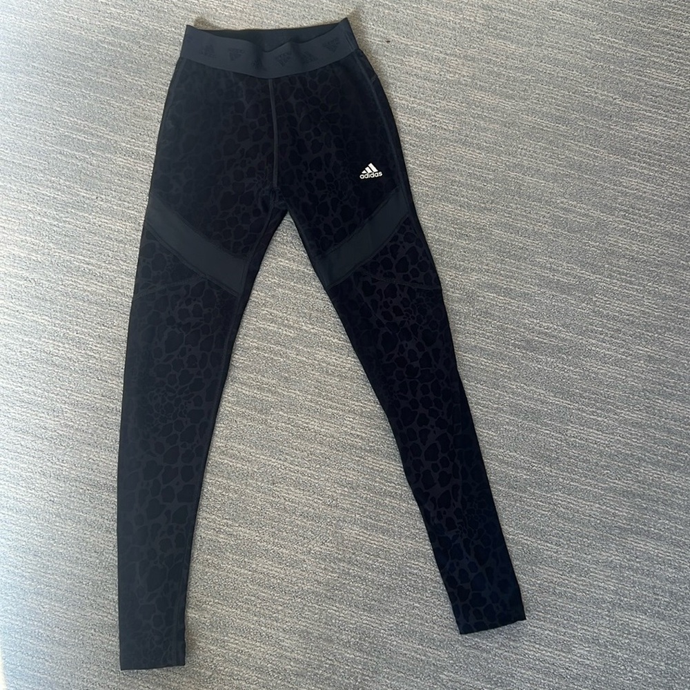 EUC adidas animal print leggings size Small